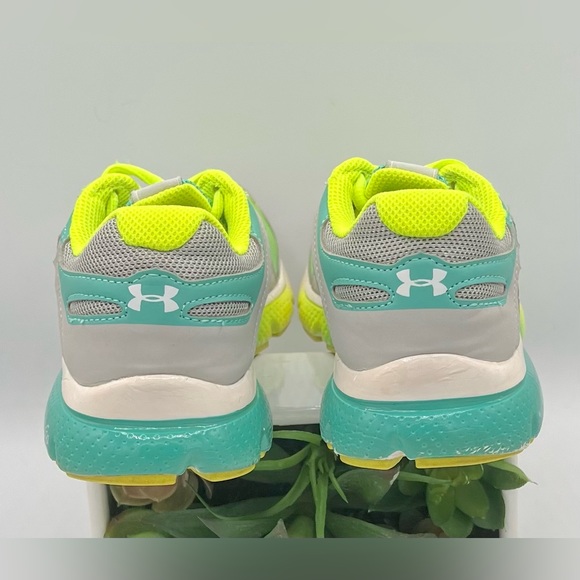🌺Under Armour Youth Micro G Pulse Sneakers🌸🌺 - Picture 7 of 13